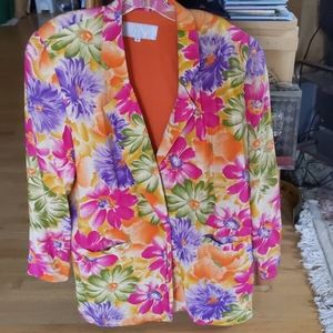 Amazing flowered blazer by Platinum